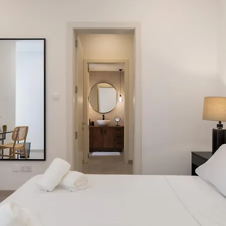 Modern 1br Spacious With Terrace - Close To St Thomas Bay Lägenhet *