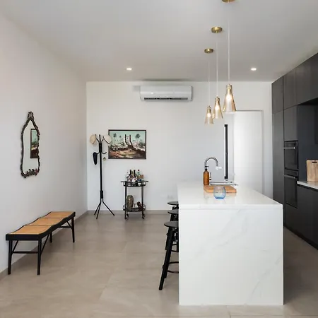 Modern 1br Spacious With Terrace - Close To St Thomas Bay *