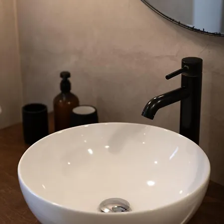 Modern 1br Spacious With Terrace - Close To St Thomas Bay Apartment