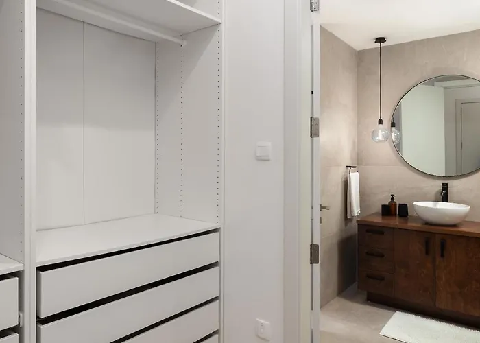 Apartament Modern 1br Spacious With Terrace - Close To St Thomas Bay Marsaskala