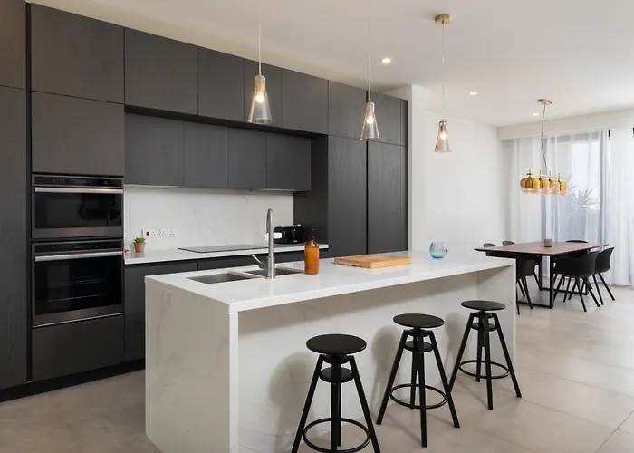 Apartament Modern 1br Spacious With Terrace - Close To St Thomas Bay *